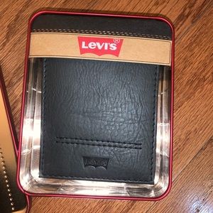 Levi’s wallet